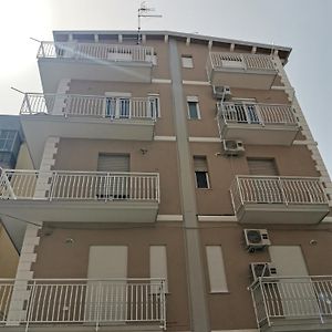 Palazzo Buscema - Appartamenti & Residence 克罗托内 Exterior photo