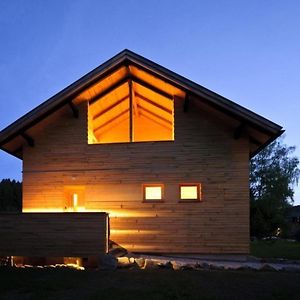 Modernes Holzhaus Mit Sauna, Whirlpool Und Entspannungsraum 雷根 Exterior photo