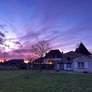 Les Vigneaux Chateaux Gatehouse Oradour-Saint-Genest Exterior photo