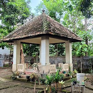 Gondowulung@House Of Belva Pleret Balong Waterpark别墅 Exterior photo