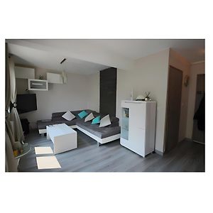 Appartement Cosy- Emplacement Ideal Pour Les Jo ! 旺沃 Exterior photo