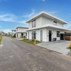 Brand New Luxury Villa On A Small Scale Park With Its Own Jetty 泽沃德 Exterior photo