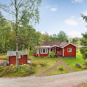 Idyllisch Gelegenes Ebenerdiges Ferienhaus Mit Terrasse Und Wintergarten Mit Traumhaften Blick In Die Weite Der Umgebung Svenljunga Exterior photo