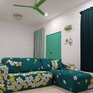 Ees Green Homestay Meru Klang Kapar Exterior photo