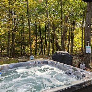 Harmony Cottage By Avantstay Lake Access Hot Tub Fire Pit Game Room 莱克哈莫尼 Exterior photo