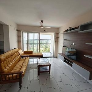 Sky Oasis: Luxe 3Bhk Apartment. 特里凡得琅 Exterior photo