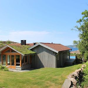 A Top-Notch House With Privacy, Pool & Wonderful Sea Views Hjälteby Exterior photo