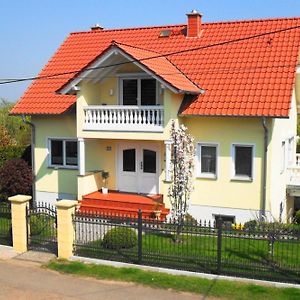 Ferienwohnung Mit Terrasse, Garten 哥达 Exterior photo