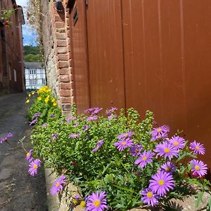 Pass The Keys Quaint 1 Bedroom Cottage In 彻奇斯特雷顿 Exterior photo