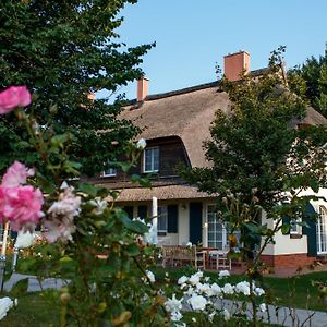 Ummanz Rugen-Ferienhof旅馆 Exterior photo