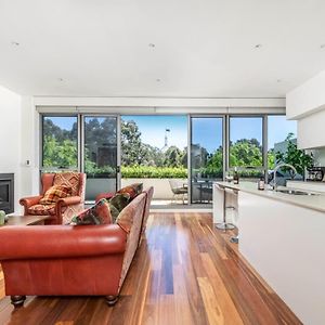 Stylish City Delight In The Heart Of Canberra'S Capital Hill 金斯顿 Exterior photo