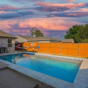 Trendy And Modern Home W A Private Pool Rowlett Exterior photo