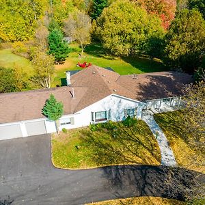 5 Bedroom Vacation Cottage - King City Schomberg Exterior photo