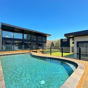 Camberwell Holiday Home With Pool Exterior photo