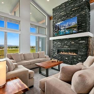 Luxury Home With Spectacular Rocky Mountain Views! 伊顿 Exterior photo