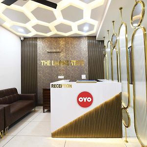 Oyo Hotel Empire State 德里 Exterior photo