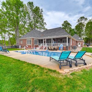 Lake Norman Waterfront Escape With Pool And Dock! Denver Exterior photo