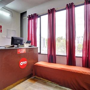 Oyo Flagship Highway Inn Kochi Exterior photo