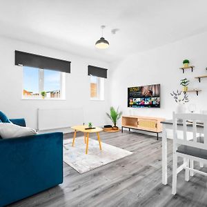 New Luxury Apartment - Cradley Heath - 2Mh - Parking - Netflix - Top Rated 伯明翰 Exterior photo