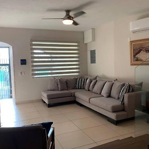 Modern 3 Bedroom Private Home With Aircondition Zapotlanejo Exterior photo