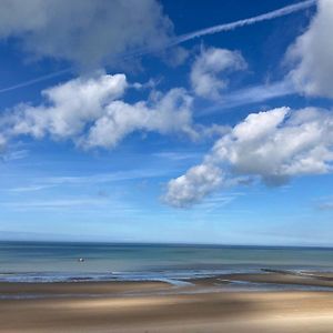 Happy In Oostende - Lovely Apartment With Seaview At The Beach Exterior photo