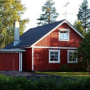 Geraumiges Ferienhaus Mit Aussensauna, In Der Nahe Vom Storforsen, Schwedens Grossten Stromschnellen Vidsel Exterior photo