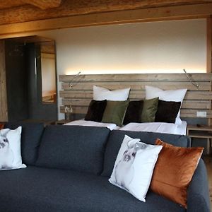Waldzeit Lodge - Ferienwohnung Hase Neuhutten  Exterior photo