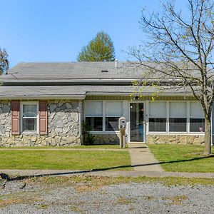 Harrisburg Home With Private Yard And Screened Porch! Exterior photo