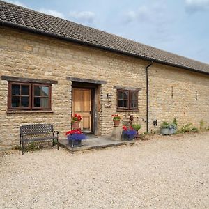 The Granary Self-Catering Cottage On A Working Farm 布拉克利 Exterior photo