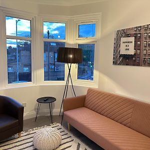 Brand New!! Startlet Stays Apartments - On Elizabeth Line 伦敦 Exterior photo