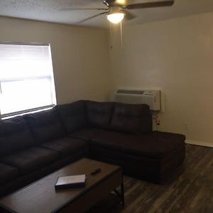 Downstairs One Bedroom Close To Fort Sill! 劳顿 Exterior photo