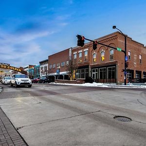 Avenue Hotel Downtown Golden Clear Creek Suite Exterior photo