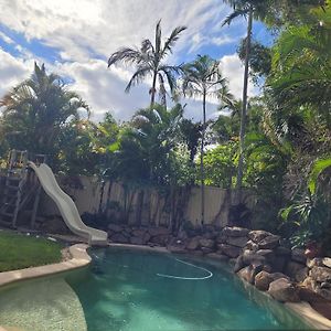 Holiday Style A Downstairs Room In Springwood Qld Exterior photo