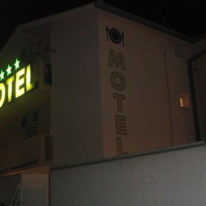 韩汽车旅馆 莫斯塔尔 Exterior photo