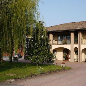 安佐拉德莱米拉Agriturismo Mongiorgi "I Salici"别墅 Exterior photo