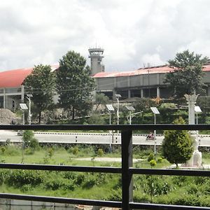 加纳帕蒂机场酒店 加德满都 Exterior photo
