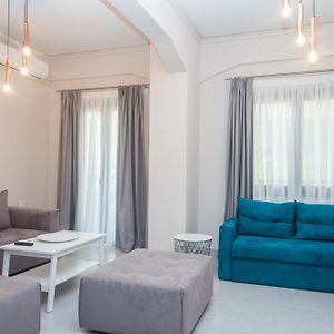 Comfy & Modern Apartment In The Heart Of Heraklion Exterior photo