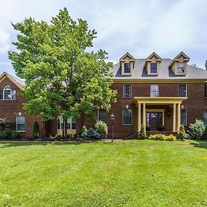 Beautiful Country Estate Basement Apartment 里奇蒙 Exterior photo