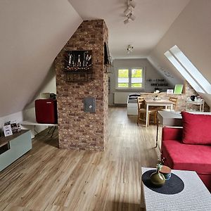 Loft- Privatzimmer 30Qm Im Dachgeschoss Mit Eigenem Bad 阿豪斯 Exterior photo