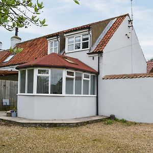 Garden Cottage Nafferton Exterior photo