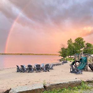 Newly Renovated 2 Bedroom Beach Front Condo 1C Lanark Exterior photo