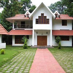 4 Bedroom House@Kottayam Towna/C 812983!5682 Exterior photo