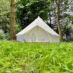 Spacious Bell Tent At Herigerbi Park Lincolnshire 格兰瑟姆 Exterior photo
