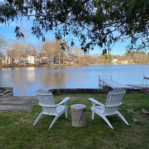 Lake Attitash Waterfront W/ Private Dock 埃姆斯伯里 Exterior photo