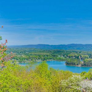 Lake-View Condo With Covered Deck In Hiawassee! Exterior photo