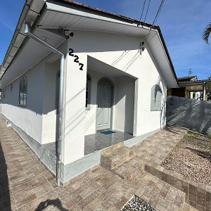 克里西玛Linda E Ampla Casa Inteira Proxima Ao Centro De Criciuma公寓 Exterior photo