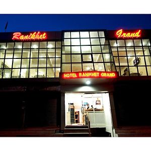 Hotel Ranikhet Grand, 拉尼凯特 Exterior photo