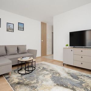Stylish Apartment In Warsaw Ursus By Rent Like Home 华沙 Exterior photo