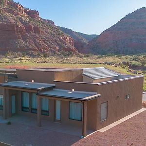 Kanab Villa Oasis New Luxury Home In Upscale Neighborhood With Rooftop Deck Exterior photo