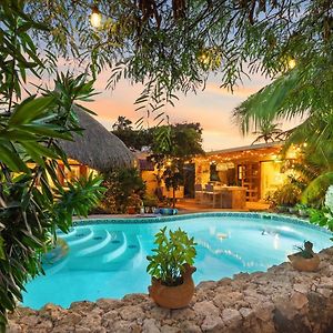 Villa Laurence Aruban Oasis Footsteps To Ocean Savaneta Exterior photo